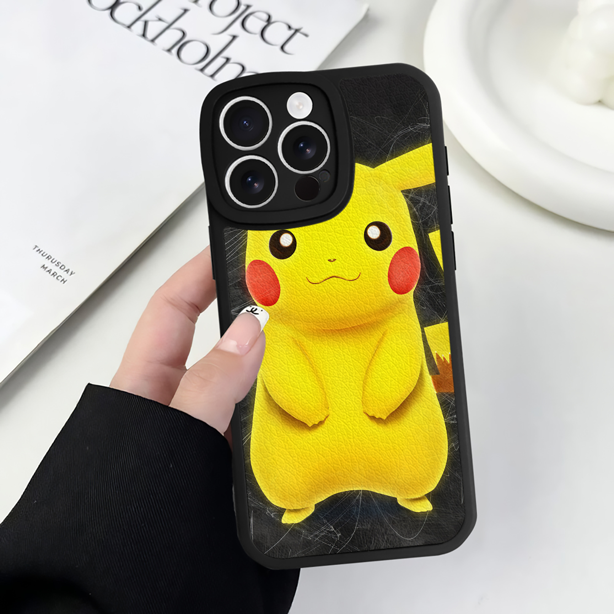 （画像用） ポケットモンスター Pokémon 【iPhone 16シリーズ対応】シリコンスマホケース（レザー調） 材質：シリコン
